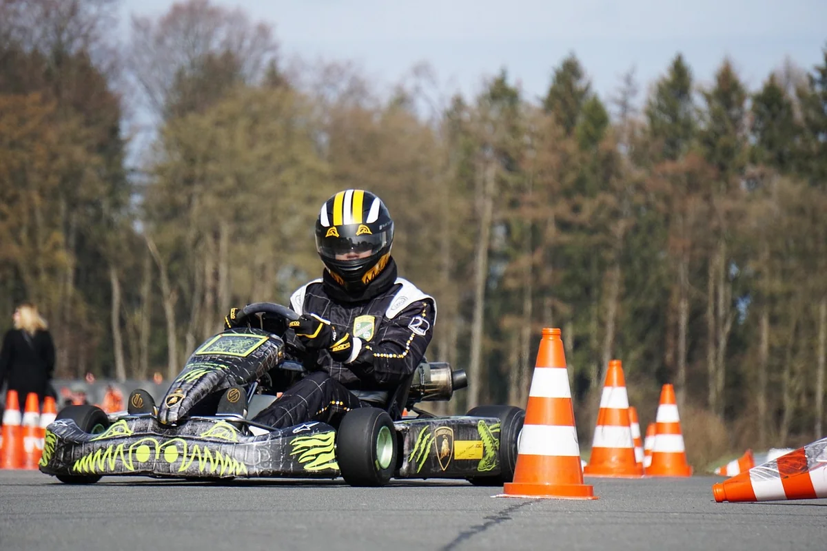 Comment choisir le bon kart pour débuter en karting en 2026 : guide complet