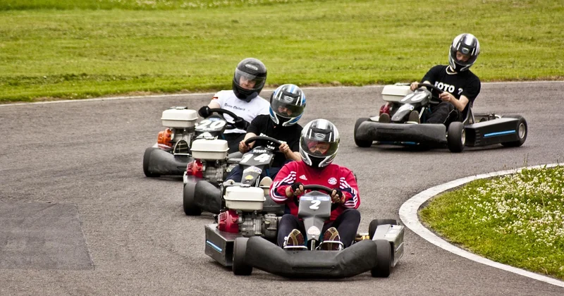 Apprendre le karting : s'entraîner comme un compétiteur