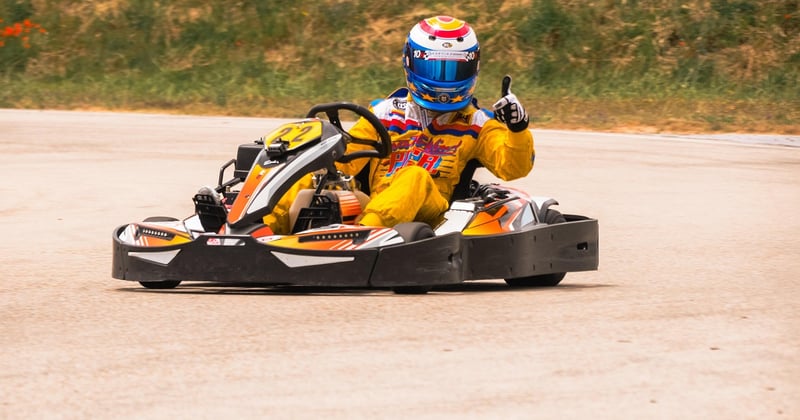 Combien coûte une licence de karting pour débuter en compétition ?